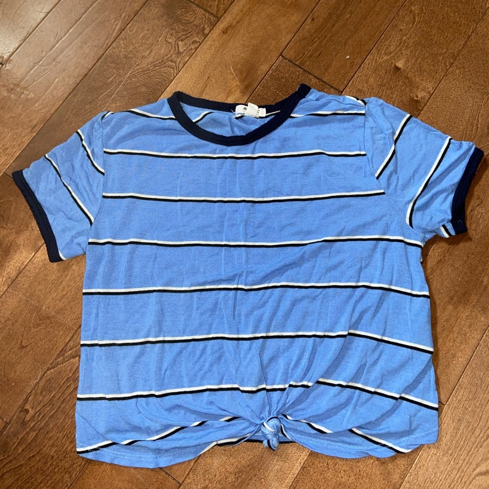3 for 18 🛍🛍 Striped tie-up shirt